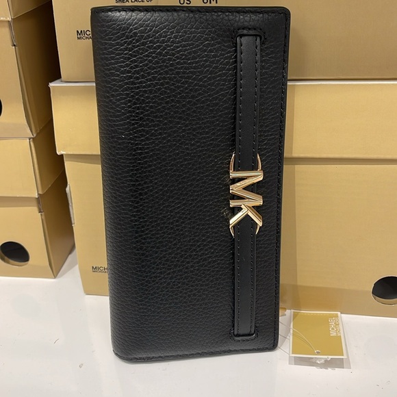 Michael Kors Reed Large Bifold Pebbled Leather Snap Wallet Card Case 
Black 
NWT - Picture 2 of 16